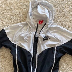 nike black and white windbreaker